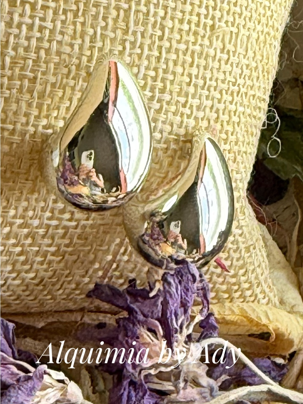 Alquimia Gold Teardrop Stud Earrings
